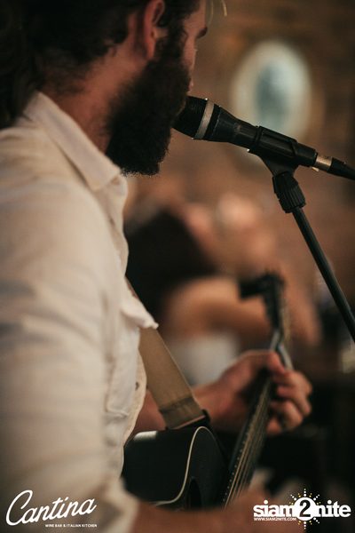 Cantina Acustica ft. Sam Ness (US) ที่ แคนติน่า ไวน์บาร์ แอนด์ อิตาเลียน คิทเช่น — photo 90