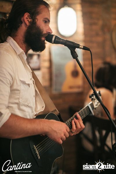 Cantina Acustica ft. Sam Ness (US) ที่ แคนติน่า ไวน์บาร์ แอนด์ อิตาเลียน คิทเช่น — photo 91