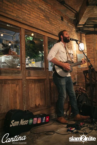 Cantina Acustica ft. Sam Ness (US) ที่ แคนติน่า ไวน์บาร์ แอนด์ อิตาเลียน คิทเช่น — photo 101