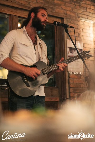 Cantina Acustica ft. Sam Ness (US) ที่ แคนติน่า ไวน์บาร์ แอนด์ อิตาเลียน คิทเช่น — photo 111