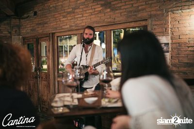 Cantina Acustica ft. Sam Ness (US) ที่ แคนติน่า ไวน์บาร์ แอนด์ อิตาเลียน คิทเช่น — photo 120