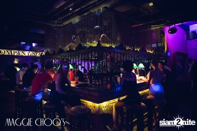 Corset Cabaret: Ladies & Cabaret Night ที่ แม็กกี้ ชูส์ — photo 10