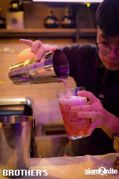 Chambord Night ที่ บราเธอร์ บาร์ แอนด์ เรสเตอร์รองท์ — photo 15