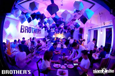 Chambord Night ที่ บราเธอร์ บาร์ แอนด์ เรสเตอร์รองท์ — photo 16