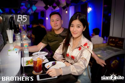 Chambord Night ที่ บราเธอร์ บาร์ แอนด์ เรสเตอร์รองท์ — photo 24