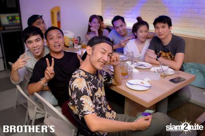 Chambord Night ที่ บราเธอร์ บาร์ แอนด์ เรสเตอร์รองท์ — photo 37