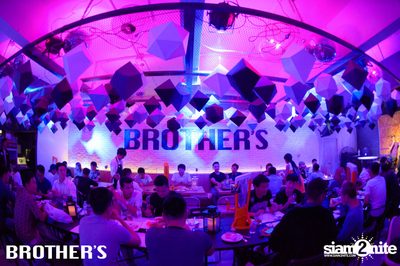 Chambord Night ที่ บราเธอร์ บาร์ แอนด์ เรสเตอร์รองท์ — photo 44