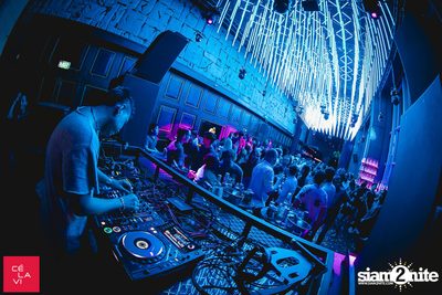 Supersonic MadStash w/ DJ Groove at CE LA VI — photo 77