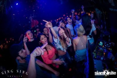 BLING IT กับ Bangkok Invaders ที่ ซิง ซิง เธียเตอร์ — photo 75