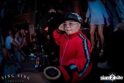 BLING IT กับ Bangkok Invaders ที่ ซิง ซิง เธียเตอร์ — photo 77