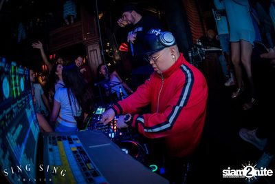 BLING IT กับ Bangkok Invaders ที่ ซิง ซิง เธียเตอร์ — photo 78