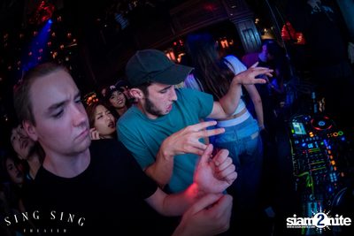 BLING IT กับ Bangkok Invaders ที่ ซิง ซิง เธียเตอร์ — photo 83