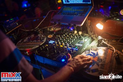 Neon BeatZ Party at MIXX Bangkok — photo 93