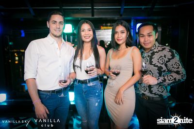 Vanilla Mile High Club Party at Vanilla Sky Rooftop Bar — photo 11