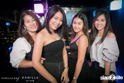 Vanilla Mile High Club Party at Vanilla Sky Rooftop Bar — photo 13