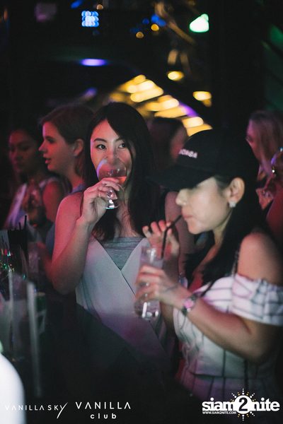 Vanilla Mile High Club Party at Vanilla Sky Rooftop Bar — photo 14