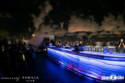 Vanilla Mile High Club Party at Vanilla Sky Rooftop Bar — photo 29