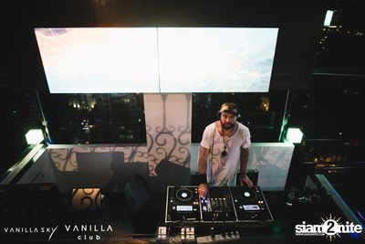 Vanilla Mile High Club Party at Vanilla Sky Rooftop Bar — photo 81
