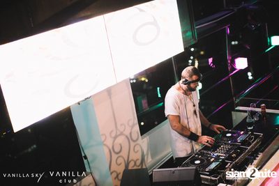 Vanilla Mile High Club Party at Vanilla Sky Rooftop Bar — photo 82