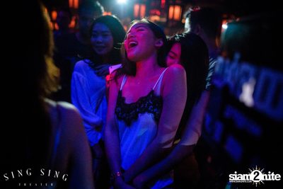 BLING IT กับ Bangkok Invaders ที่ ซิง ซิง เธียเตอร์ — photo 62