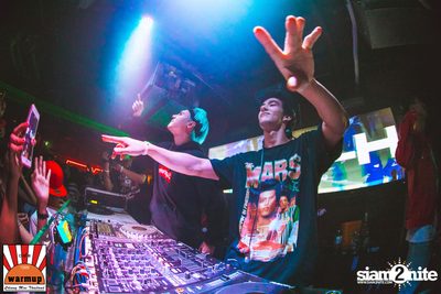 VJAXX ที่ วอร์ม อัพ คาเฟ่ เชียงใหม่ — photo 134