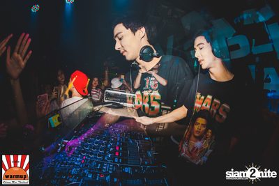 VJAXX ที่ วอร์ม อัพ คาเฟ่ เชียงใหม่ — photo 136