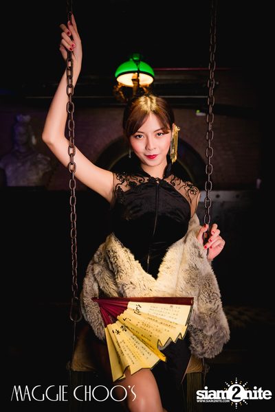 Equilibrium II Dan Buri x Mae Happyair ที่ แม็กกี้ ชูส์ — photo 25