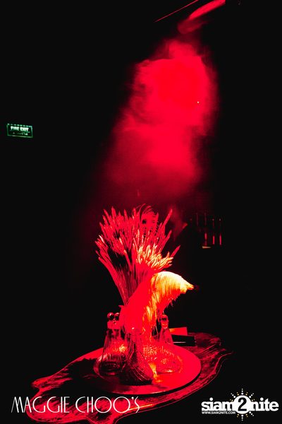 Equilibrium II Dan Buri x Mae Happyair ที่ แม็กกี้ ชูส์ — photo 51