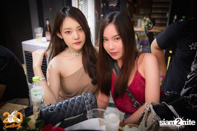 Aphriom x Pla Nil Tem Baan at 20Something Bar — photo 117