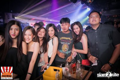 ป๊อป ปองกูล ที่ วอร์ม อัพ คาเฟ่ เชียงใหม่ — photo 1