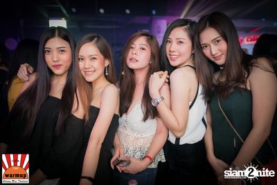 ป๊อป ปองกูล ที่ วอร์ม อัพ คาเฟ่ เชียงใหม่ — photo 2