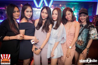 ป๊อป ปองกูล ที่ วอร์ม อัพ คาเฟ่ เชียงใหม่ — photo 4