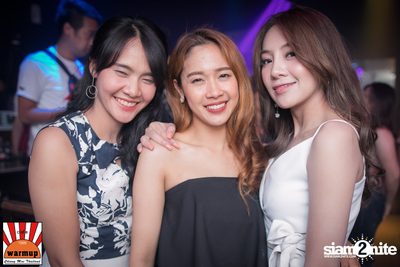 ป๊อป ปองกูล ที่ วอร์ม อัพ คาเฟ่ เชียงใหม่ — photo 7