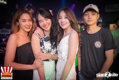 ป๊อป ปองกูล ที่ วอร์ม อัพ คาเฟ่ เชียงใหม่ — photo 9