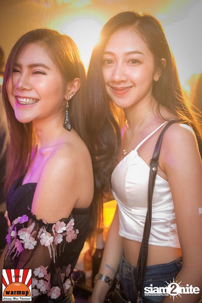 ป๊อป ปองกูล ที่ วอร์ม อัพ คาเฟ่ เชียงใหม่ — photo 11