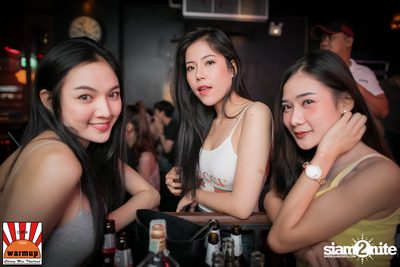 ป๊อป ปองกูล ที่ วอร์ม อัพ คาเฟ่ เชียงใหม่ — photo 13