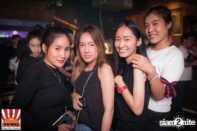 ป๊อป ปองกูล ที่ วอร์ม อัพ คาเฟ่ เชียงใหม่ — photo 37