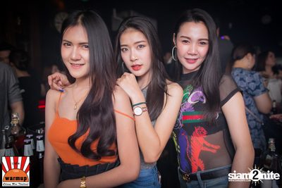 ป๊อป ปองกูล ที่ วอร์ม อัพ คาเฟ่ เชียงใหม่ — photo 40