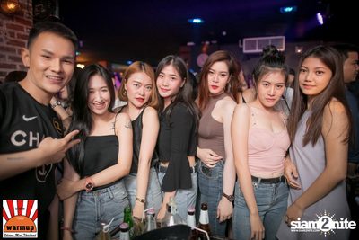 ป๊อป ปองกูล ที่ วอร์ม อัพ คาเฟ่ เชียงใหม่ — photo 83