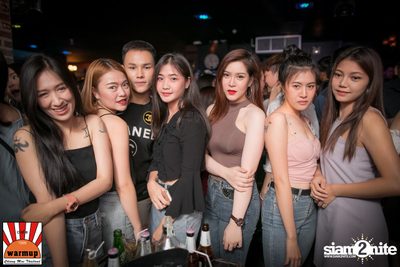 ป๊อป ปองกูล ที่ วอร์ม อัพ คาเฟ่ เชียงใหม่ — photo 84