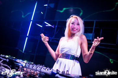 White Angels Party ที่ ดิฟเฟอร์ ผับ พัทยา — photo 3