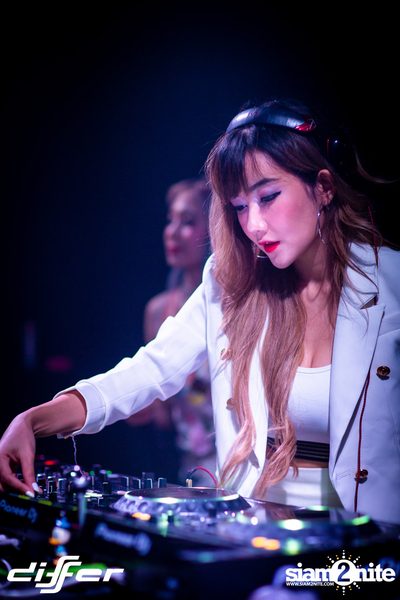 White Angels Party ที่ ดิฟเฟอร์ ผับ พัทยา — photo 57