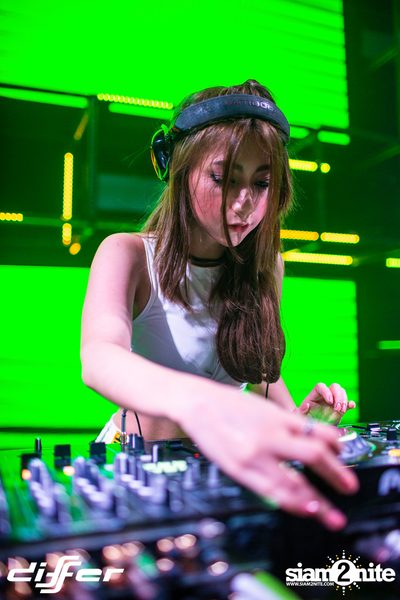 White Angels Party ที่ ดิฟเฟอร์ ผับ พัทยา — photo 73