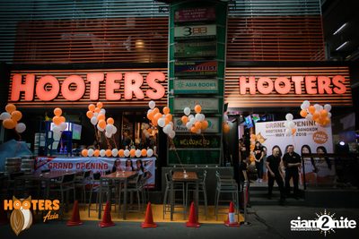 งาน Hooters Silom Grand Opening — photo 2