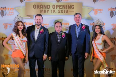 งาน Hooters Silom Grand Opening — photo 27