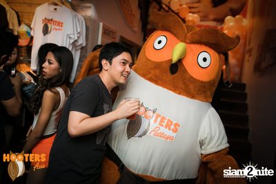งาน Hooters Silom Grand Opening — photo 51