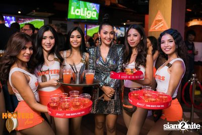 งาน Hooters Silom Grand Opening — photo 63