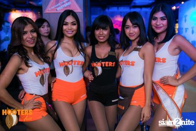 งาน Hooters Silom Grand Opening — photo 82