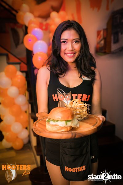 งาน Hooters Silom Grand Opening — photo 128
