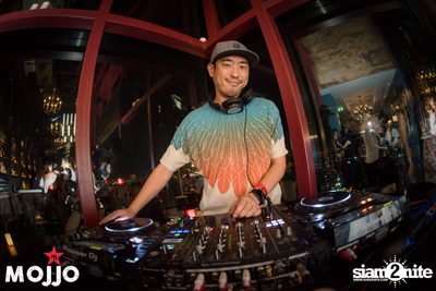 Art.mosphere 2.0 ที่ โมโจ เลานจ์ บาร์ — photo 132